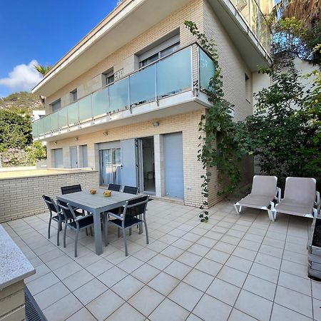 Tranquil Duplex In Sitges, Barcelona,Sea Views, Parking, Terrace Apartman Kültér fotó