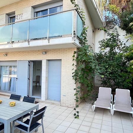 Tranquil Duplex In Sitges, Barcelona,Sea Views, Parking, Terrace Apartman Kültér fotó
